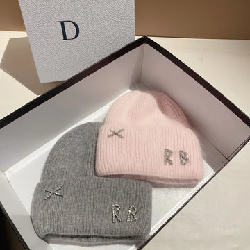 Real Rabbit Fur Diamonds Letter Backes Chaptitum pour femmes Hiver Chapeau tricoté chaud Famme Brand Lady Casual Bonnet Ski Cap