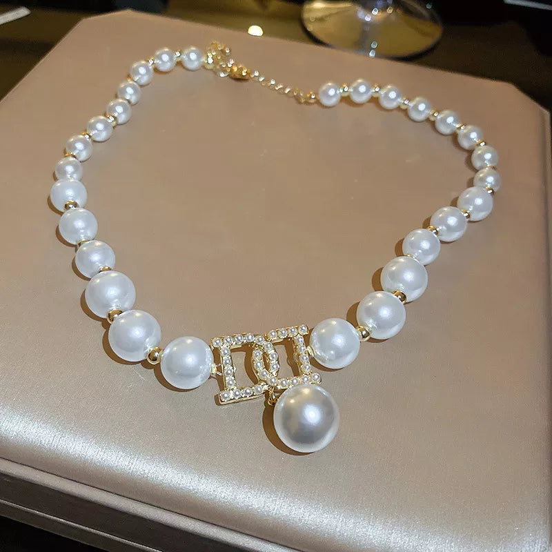 Collier de perles de perle de mode pour les femmes Collier de la lettre de chaîne de col de luxe LECT