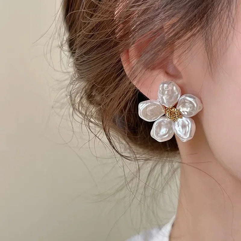 Imitation Pearl Big Flower Stud Earrings Earrings For Wmen White Luxury Niche Designer Ladies Earrings Party Gift Accessories