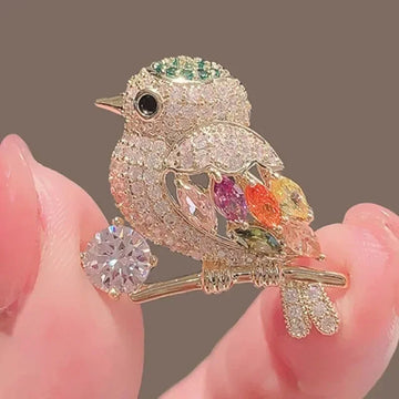 Broche d'oiseau zircon coloré étincelante pour femmes élégants animaux en cristal complet broches banquet corsage revers bijoux de mariage