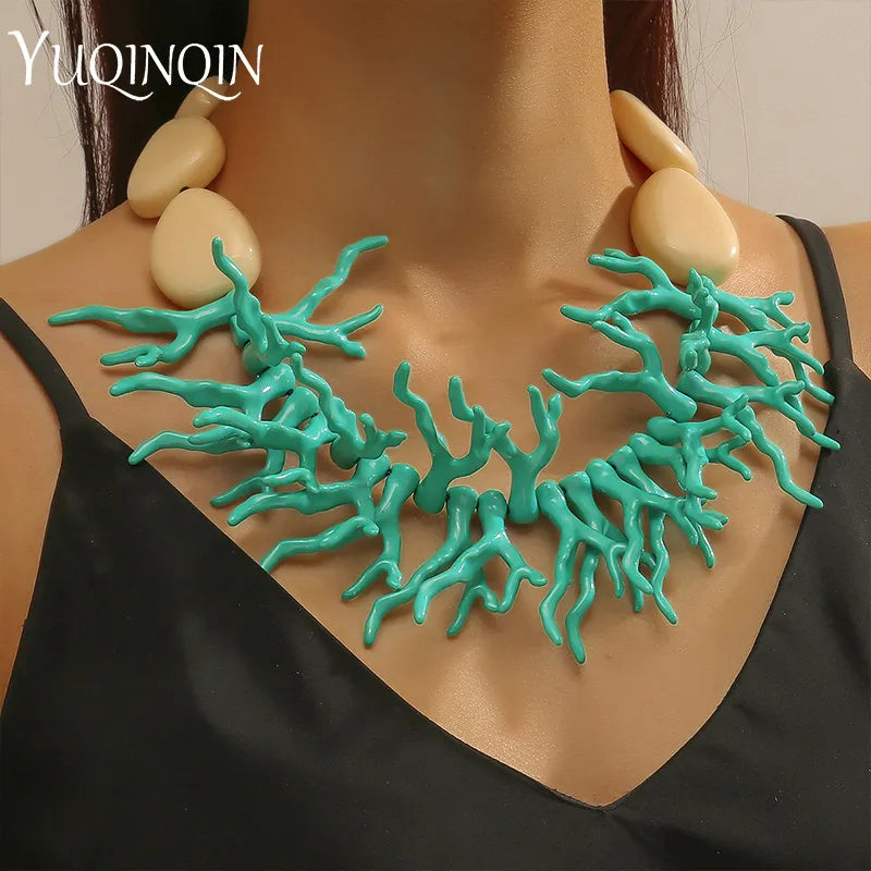 Colliers bohèques de chaîne de perles vintage à la mode pour femmes Big perles Collier de pendentif corallique