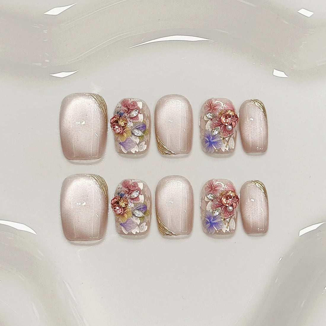 10pcs Crystal Cat Eye False Nails Colorful Mini Flower Fake Nails with Butterfly Design Elegant Press on Nails Short Square Nail