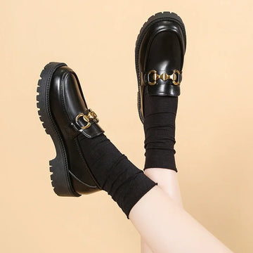 Femmes Loafers Spring Metal Button Plateforme noire Chaussures de femmes Fashion JK Lolita Soft Sofed Student Office Cuir Chaussures